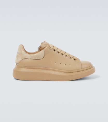 Hoogwaardige ontwerper Alexander McQueen Oversized leren sneakers beige