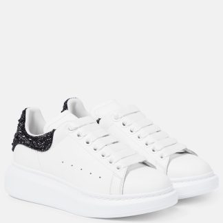 hete verkoopluxe Alexander McQueen Oversized versierde leren sneakers wit