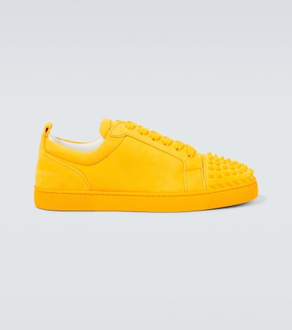 luxe kopen Christian Louboutin Louis Junior Spikes suède sneakers geel