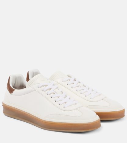 mode luxe Loro Piana Tennis Walk met suède afgezette leren sneakers wit