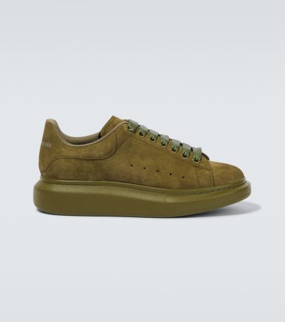 modeontwerper Alexander McQueen Oversized suède sneakers groen