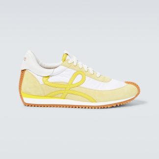 modeontwerper Loewe Paula's Ibiza Flow Runner sneakers met suède rand geel