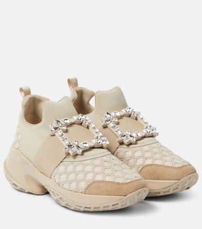 modeontwerper Roger Vivier Viv Run versierde sneakers neutralen