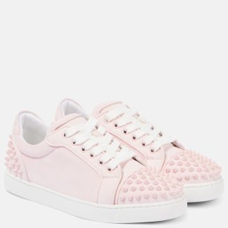 namaakontwerper Christian Louboutin Vieira 2 leren sneakers met studs roze