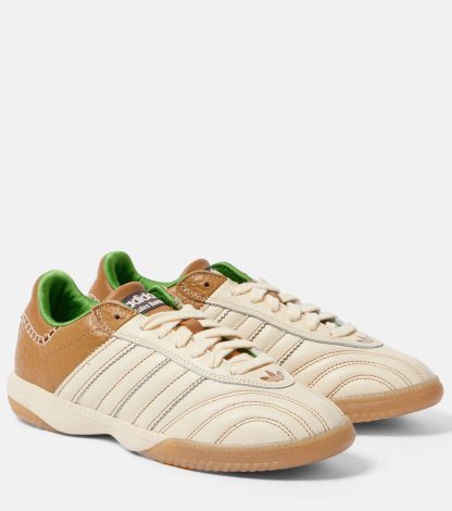 nep luxe Adidas x Wales Boner Samba leren sneakers beige